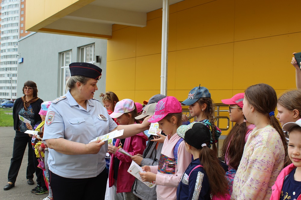 Полицейские г.о. Серпухов провели уроки безопасности в детских пришкольных лагерях